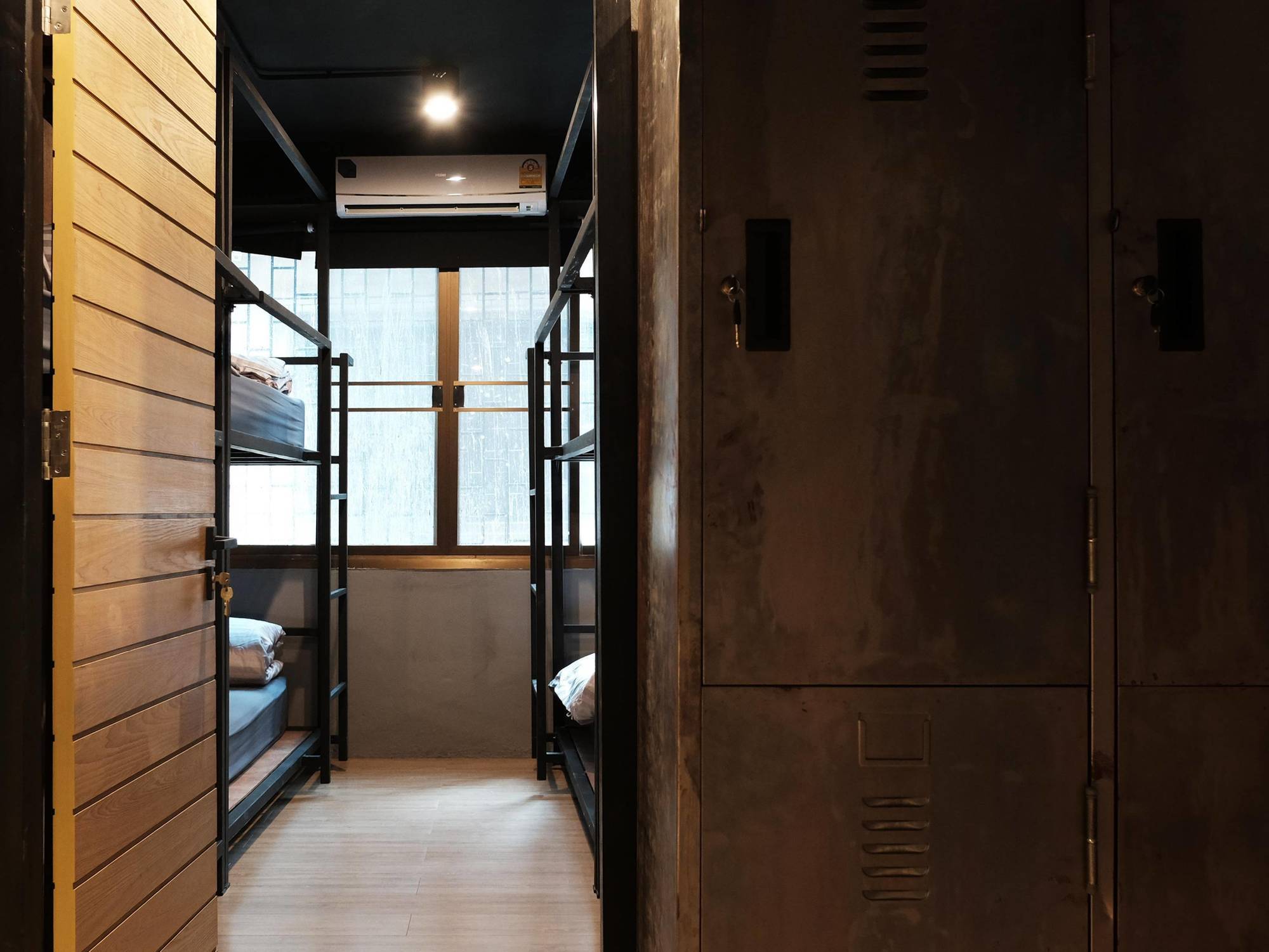 Nap@Pan Hostel Silom Банкок Екстериор снимка