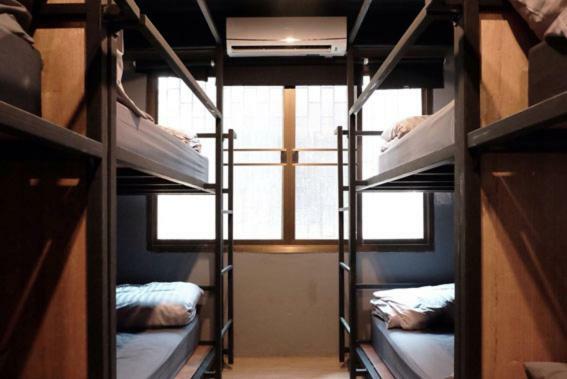 Nap@Pan Hostel Silom Банкок Екстериор снимка